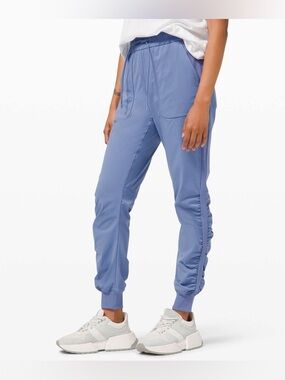 Lululemon Beyond the Studio Jogger, High Rise 28”